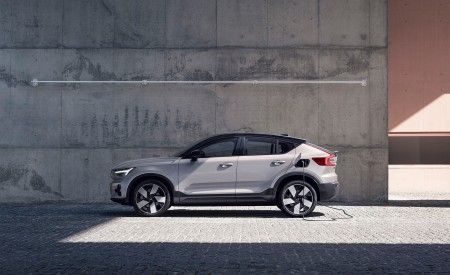 2022 Volvo C40 Recharge (Color: Dawn Silver) Side Wallpapers 450x275 (8)