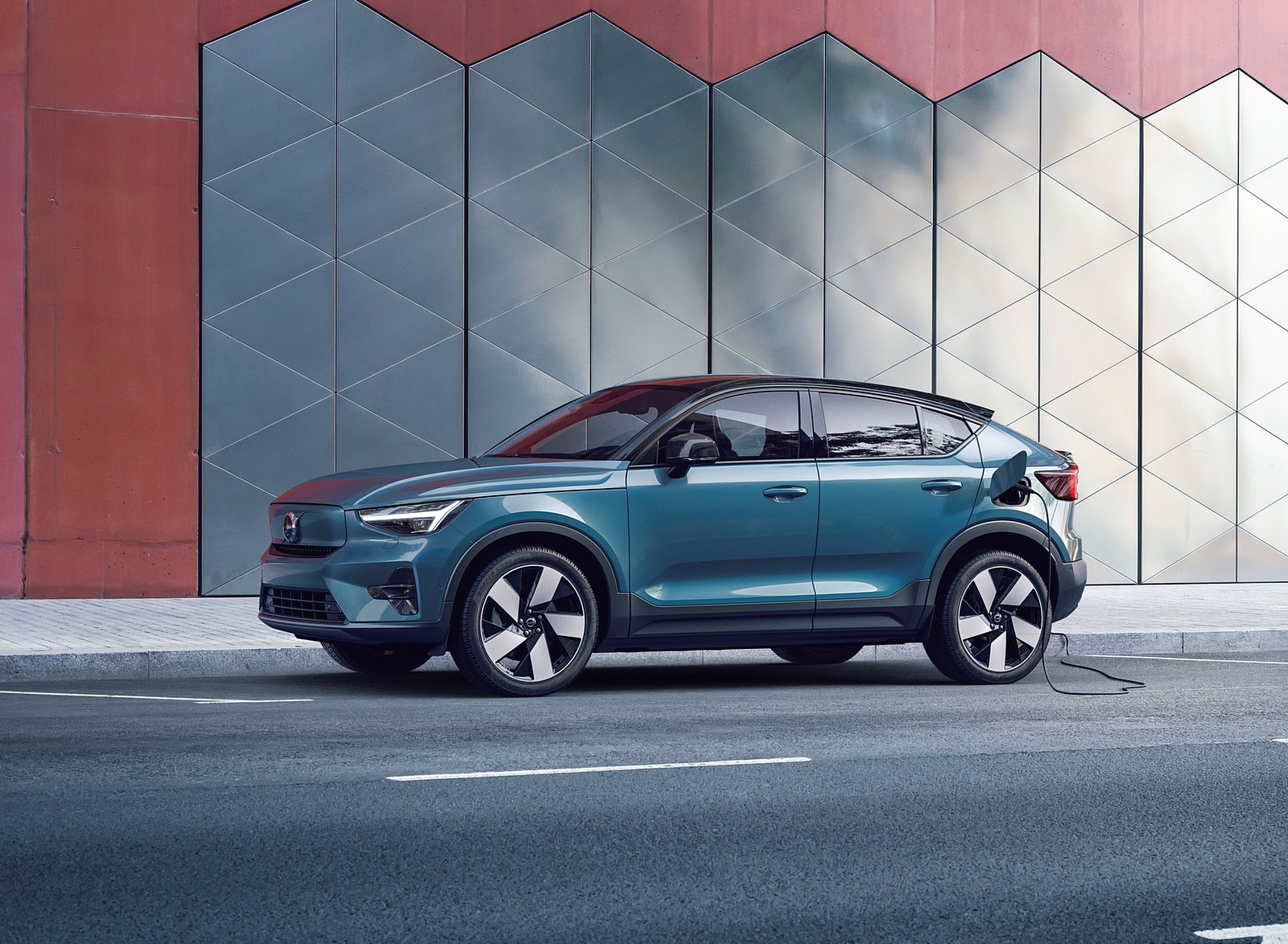 2022 Volvo C40 Recharge Front Three-Quarter Wallpapers (3)