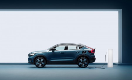 2022 Volvo C40 Recharge Side Wallpapers 450x275 (74)