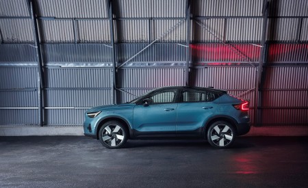 2022 Volvo C40 Recharge Side Wallpapers 450x275 (66)