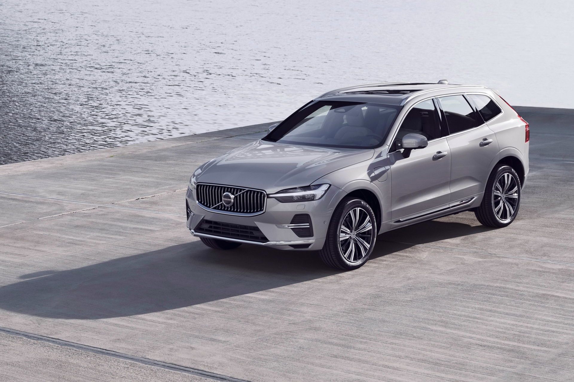 2022 Volvo XC60 Front Three-Quarter Wallpapers (7)