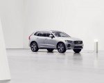 2022 Volvo XC60 Front Three-Quarter Wallpapers 150x120