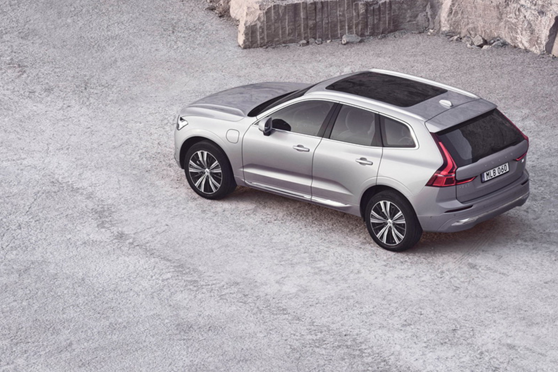 2022 Volvo XC60 Rear Three-Quarter Wallpapers #2 of 17