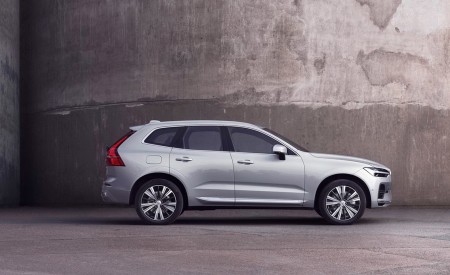 2022 Volvo XC60 Side Wallpapers 450x275 (11)
