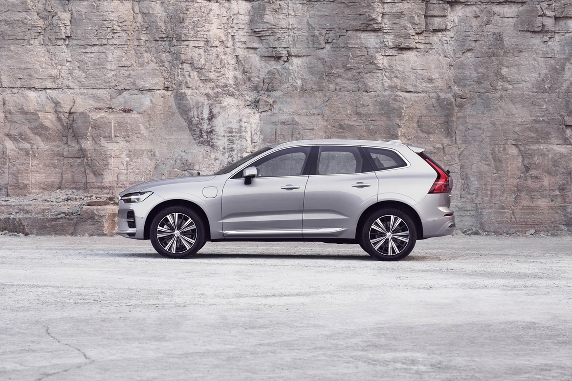 2022 Volvo XC60 Side Wallpapers  #12 of 17