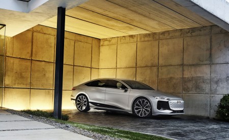 2021 Audi A6 e-tron Concept (Color: Helio Silver) Front Three-Quarter Wallpapers  450x275 (16)