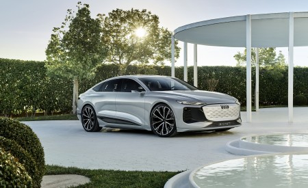 2021 Audi A6 e-tron Concept (Color: Helio Silver) Front Three-Quarter Wallpapers 450x275 (14)