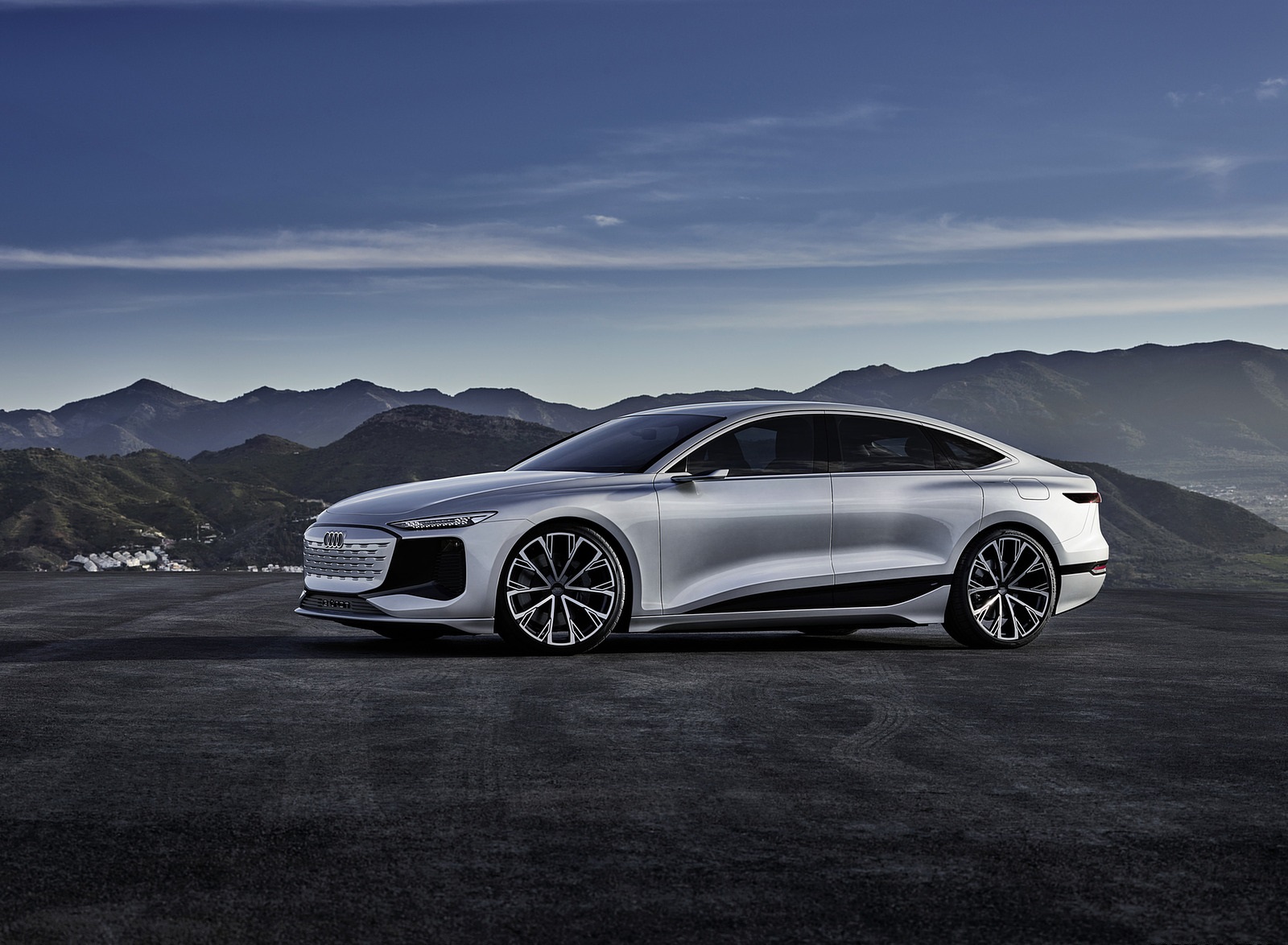 2021 Audi A6 e-tron Concept (Color: Helio Silver) Front Three-Quarter Wallpapers (8)