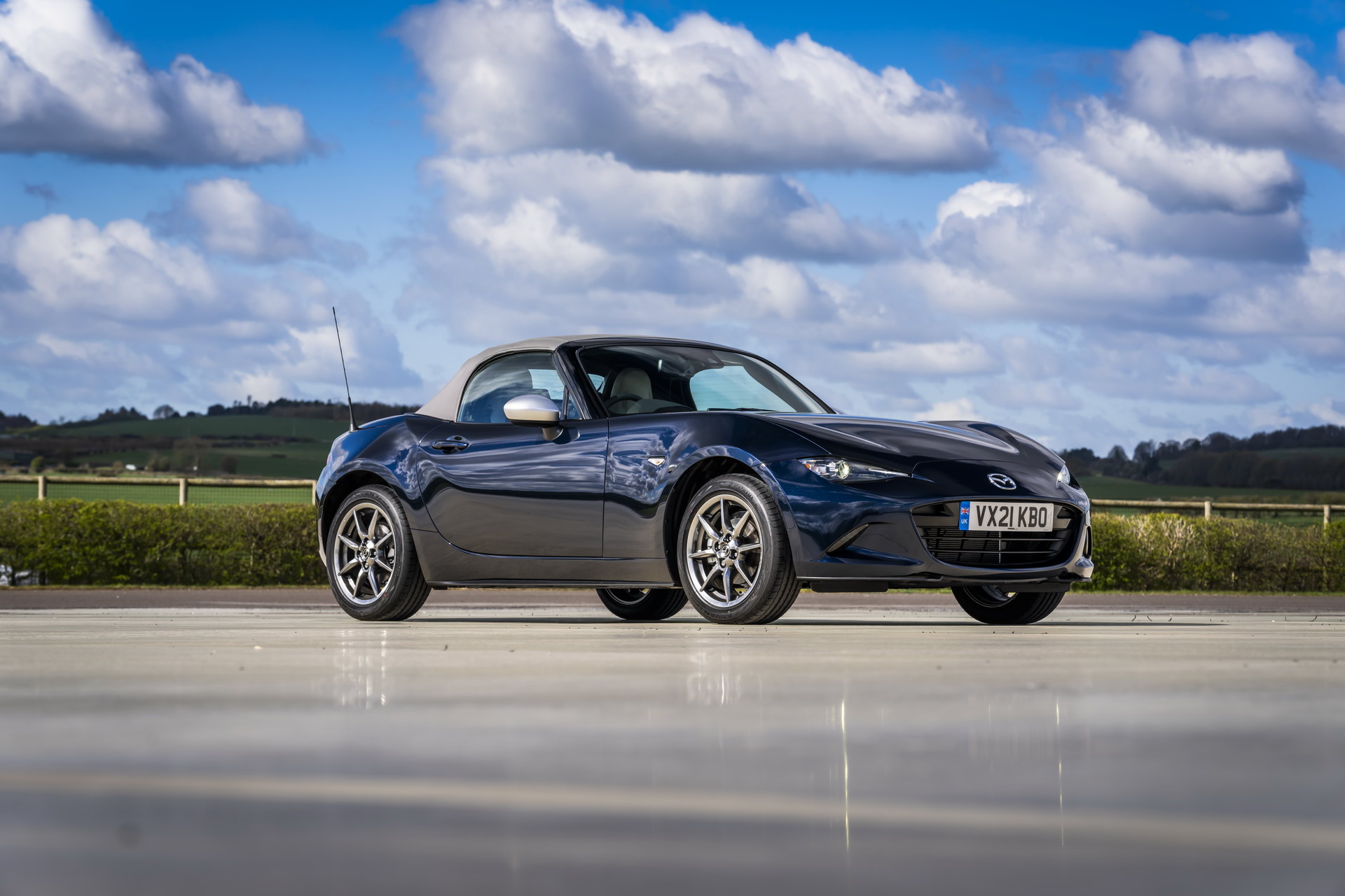 2021 Mazda MX-5 Sport Venture Front Three-Quarter Wallpapers #93 of 176