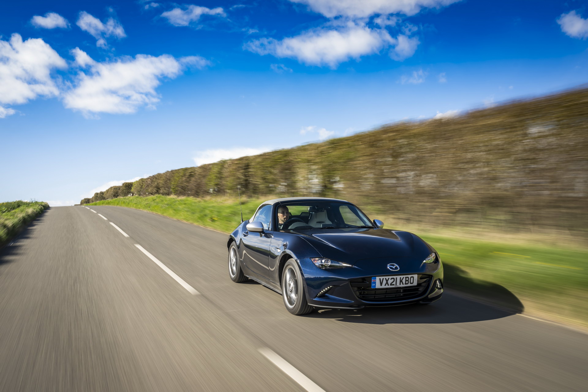 2021 Mazda MX-5 Sport Venture Front Three-Quarter Wallpapers (3)