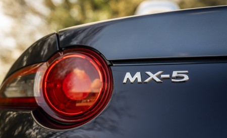 2021 Mazda MX-5 Sport Venture Tail Light Wallpapers 450x275 (152)