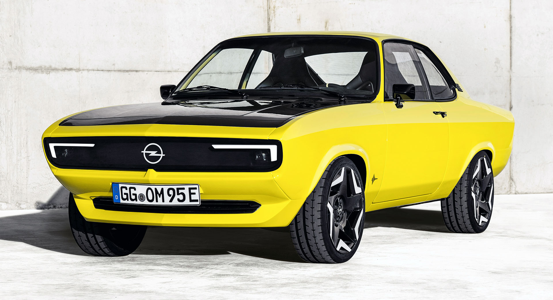 2021 Opel Manta GSe ElektroMOD Concept Front Three-Quarter Wallpapers (6)