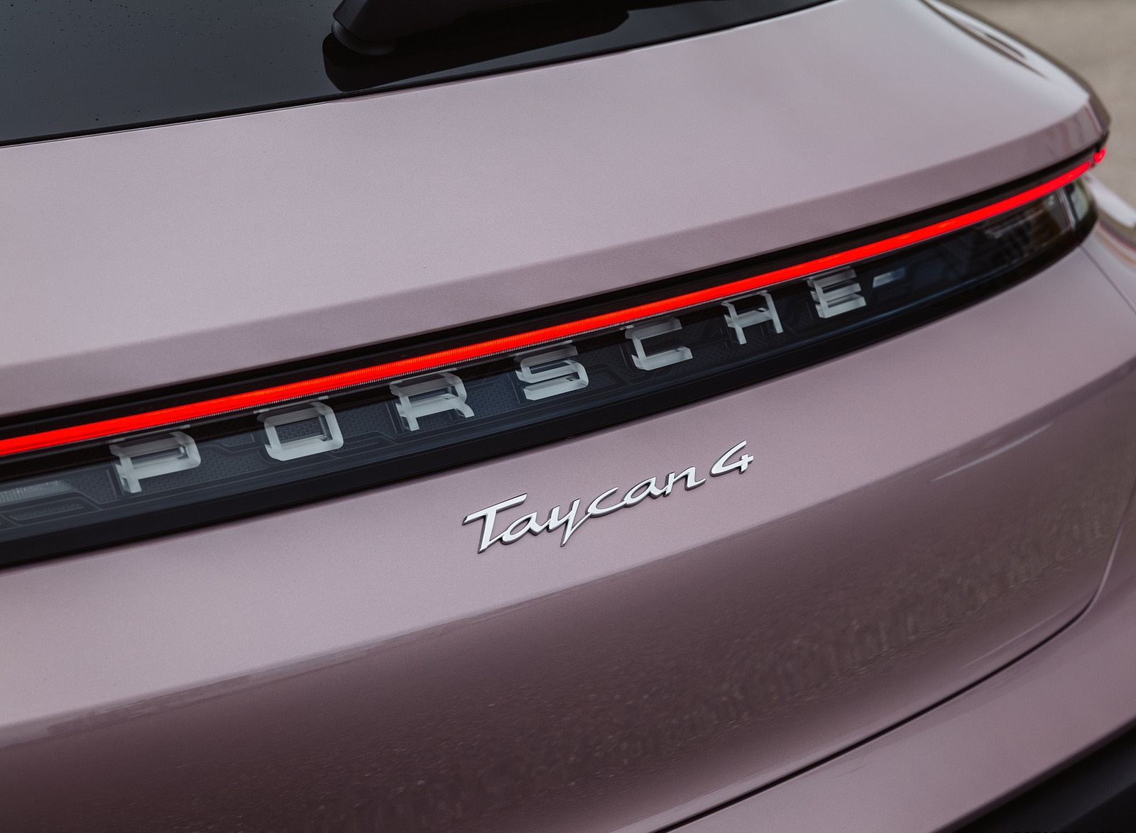 2022 Porsche Taycan 4 Cross Turismo (Color: Frozen Berry Metallic) Badge Wallpapers #136 of 189