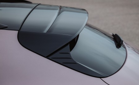 2022 Porsche Taycan 4 Cross Turismo (Color: Frozen Berry Metallic) Spoiler Wallpapers 450x275 (132)