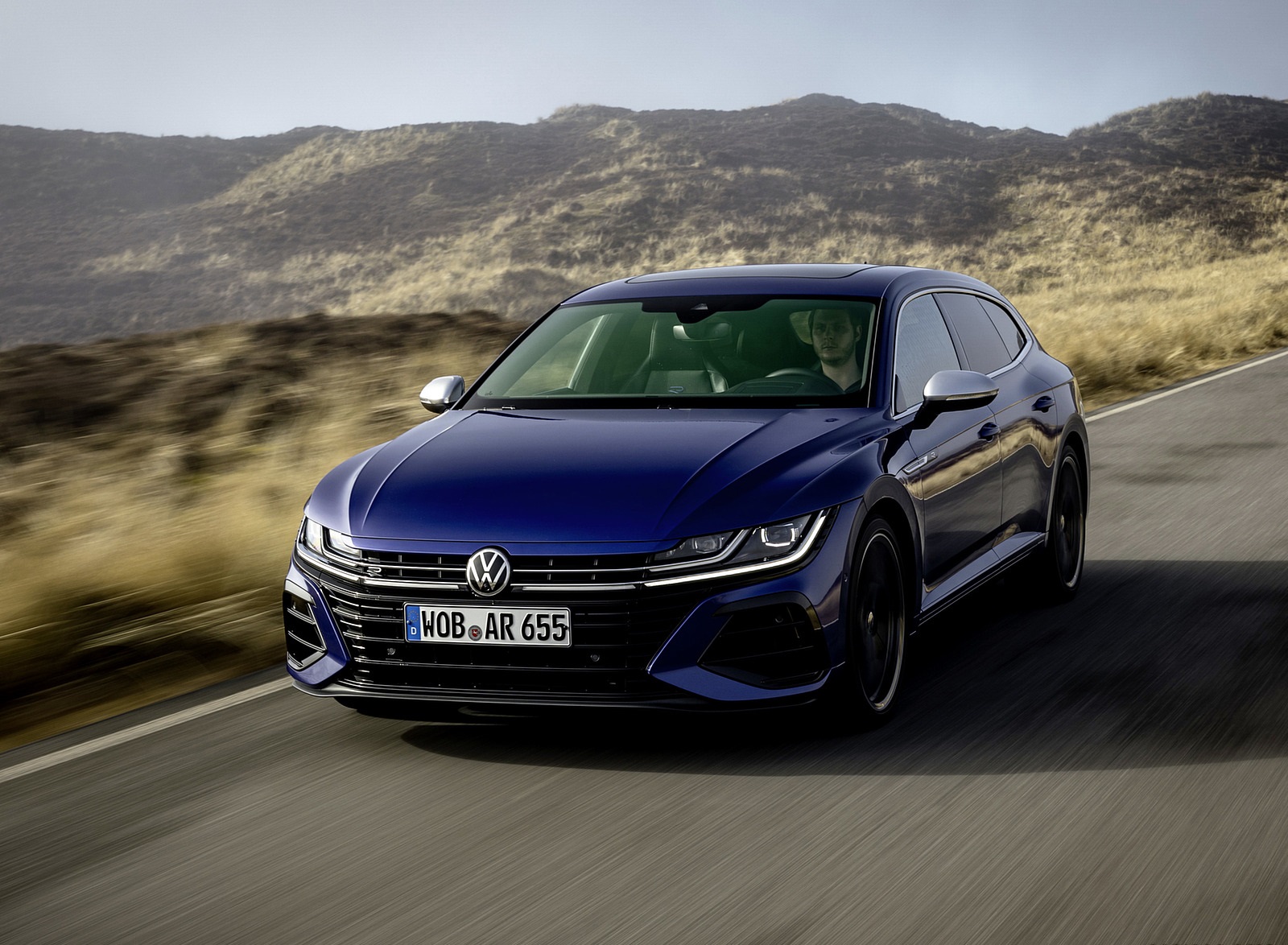 2021 Volkswagen Arteon R Shooting Brake Front Three-Quarter Wallpapers (1). Download Wallpaper