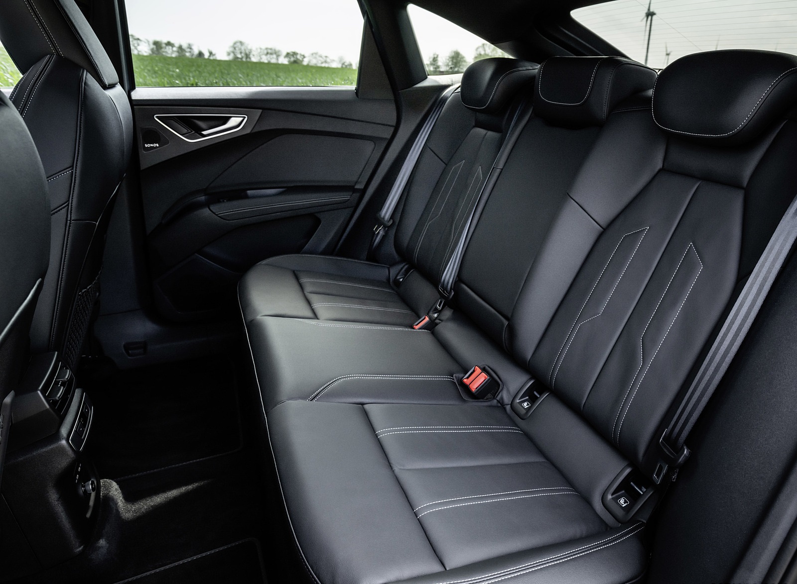 2022 Audi Q4 Sportback e-tron Interior Rear Seats Wallpapers #65 of 125