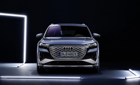 2022 Audi Q4 e-tron (Color: Geyser Blue Metallic) Front Wallpapers 450x275 (109)