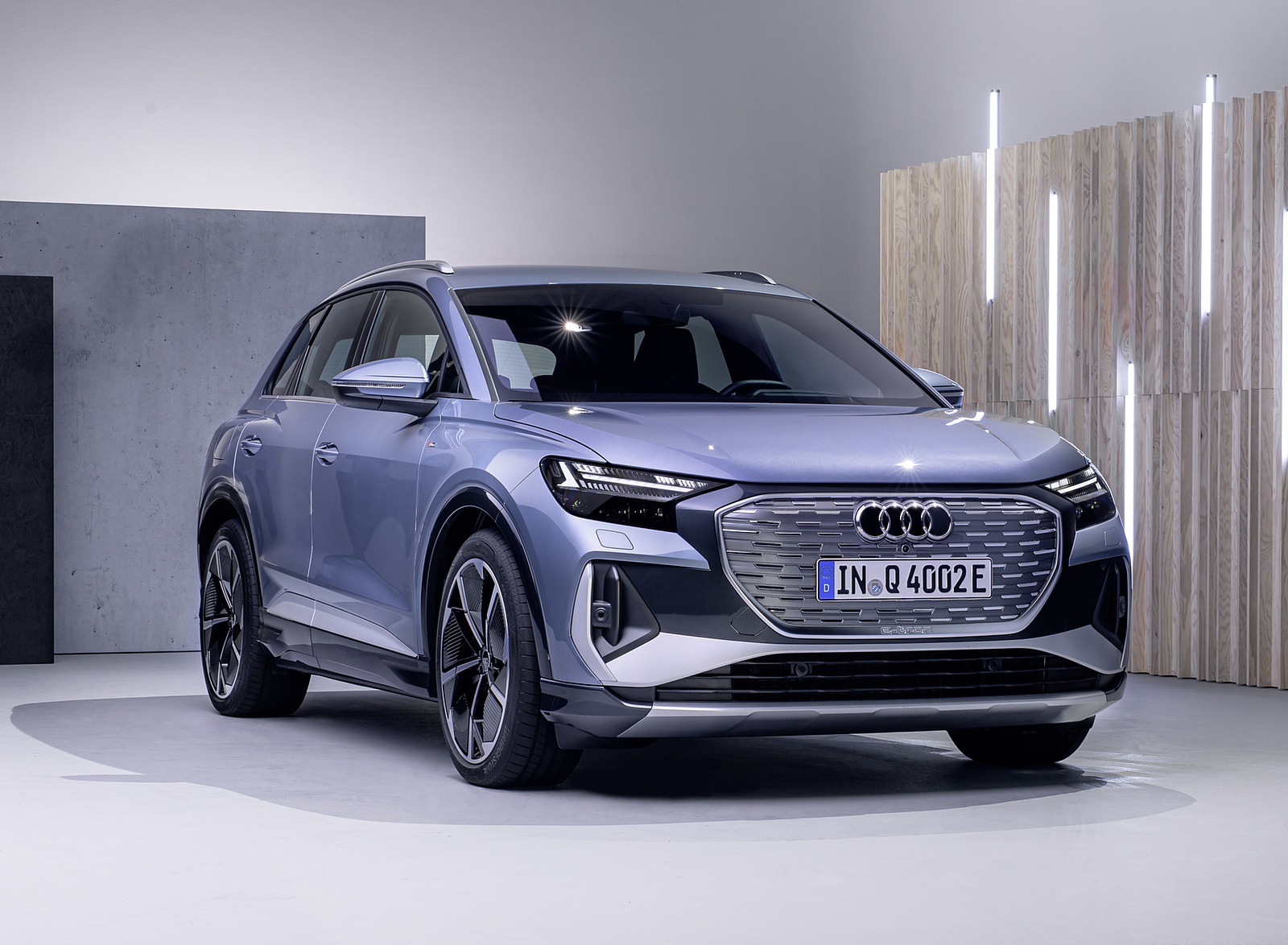 2022 Audi Q4 e-tron (Color: Geyser Blue Metallic) Front Wallpapers #90 of 183