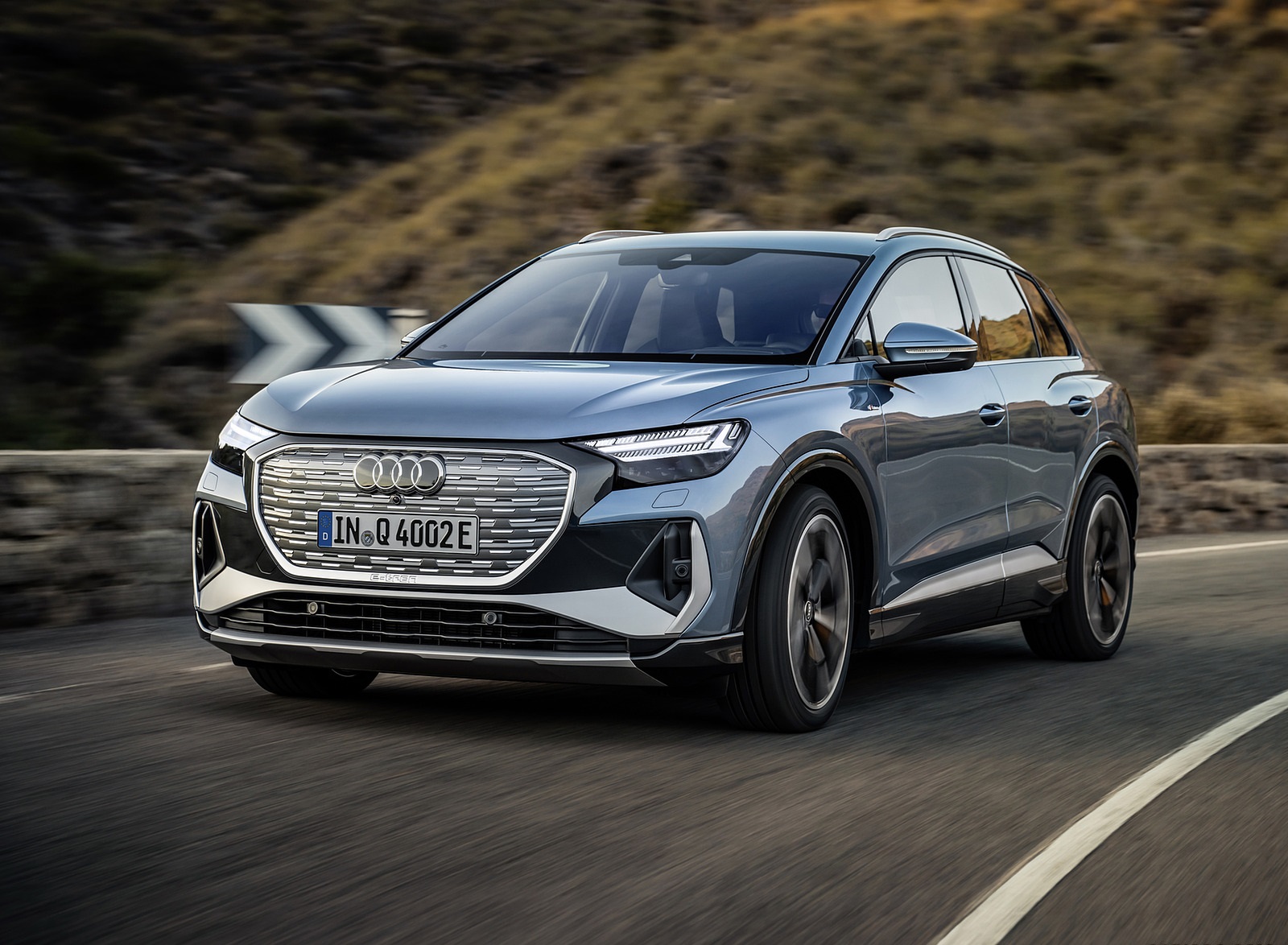 2022 Audi Q4 etron (Color Geyser Blue Metallic) Front Wallpapers (62