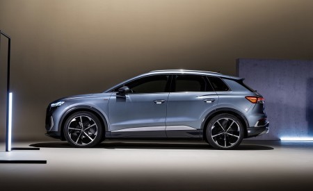 2022 Audi Q4 e-tron (Color: Geyser Blue Metallic) Side Wallpapers 450x275 (106)