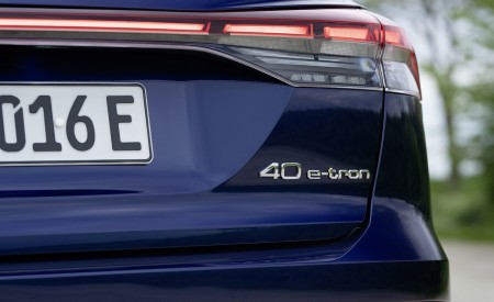 2022 Audi Q4 e-tron (Color: Navarra Blue Metallic) Detail Wallpapers 450x275 (45)