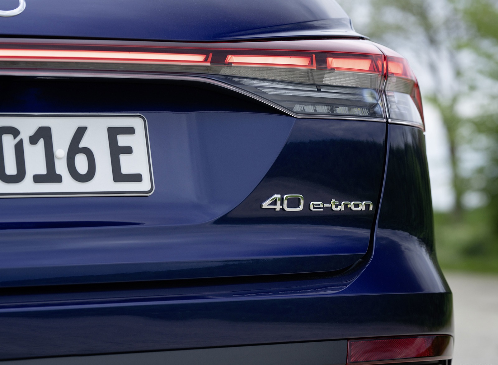 2022 Audi Q4 e-tron (Color: Navarra Blue Metallic) Detail Wallpapers #45 of 183