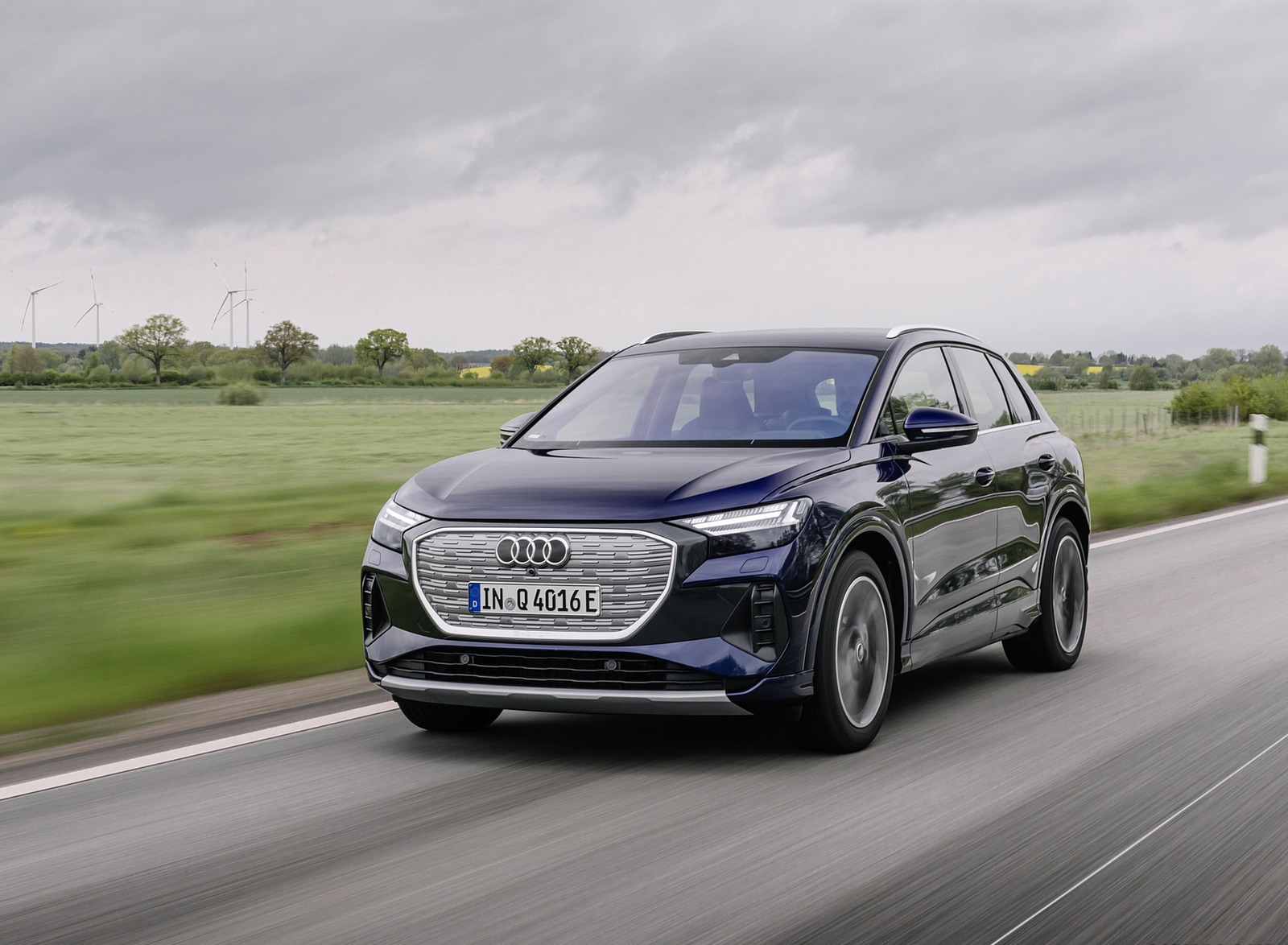 2022 Audi Q4 e-tron (Color: Navarra Blue Metallic) Front Three-Quarter Wallpapers #31 of 183