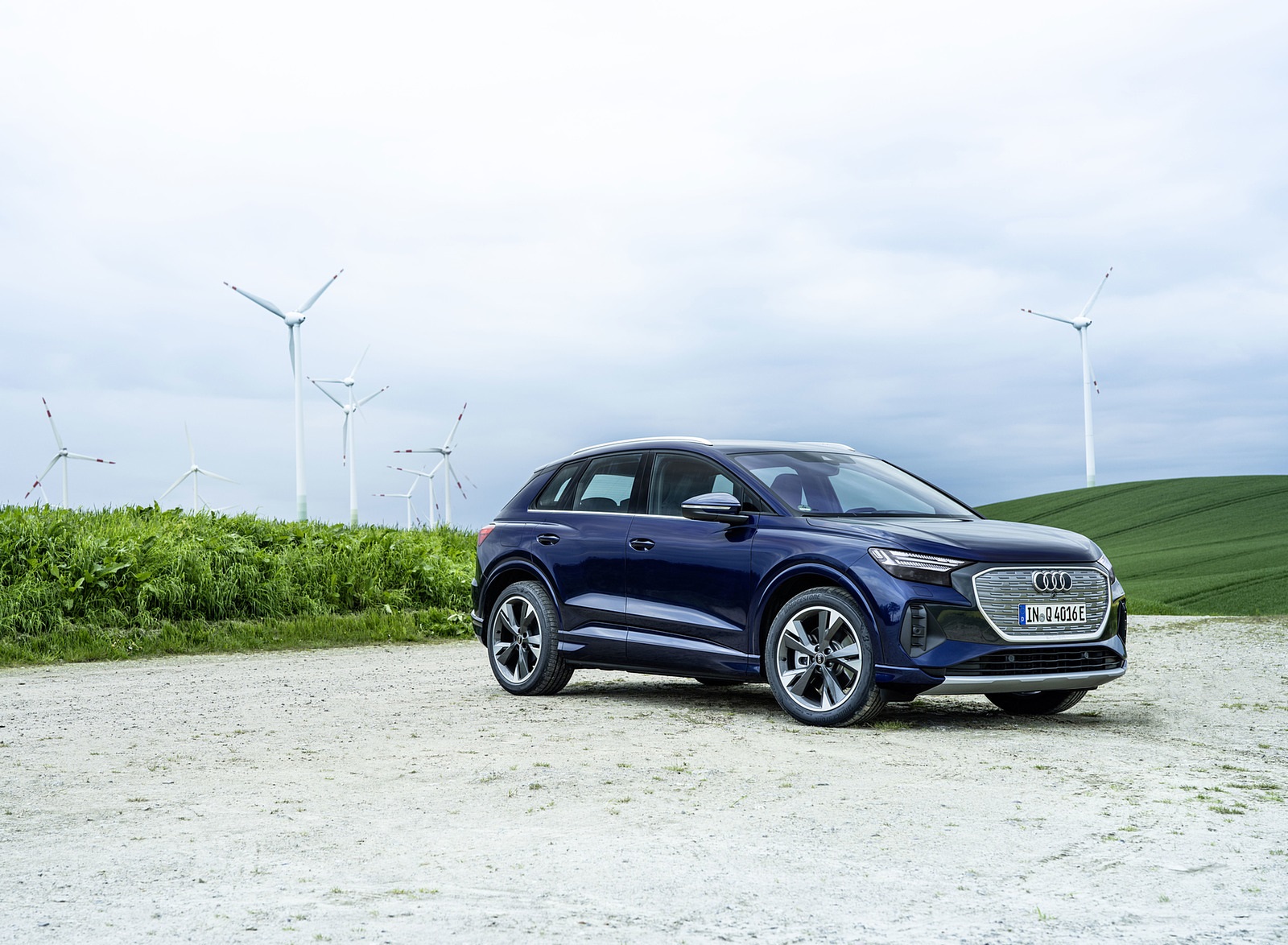 2022 Audi Q4 e-tron (Color: Navarra Blue Metallic) Front Three-Quarter Wallpapers #36 of 183