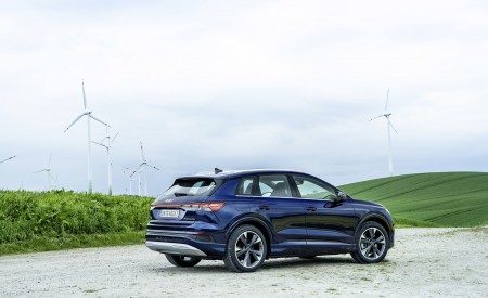 2022 Audi Q4 e-tron (Color: Navarra Blue Metallic) Rear Three-Quarter Wallpapers 450x275 (37)