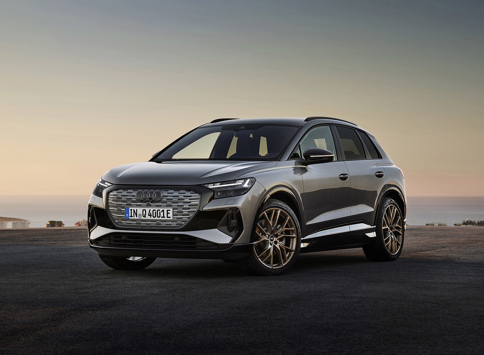 2022 Audi Q4 e-tron (Color: Typhoon Gray) Front Three-Quarter Wallpapers  #122 of 183