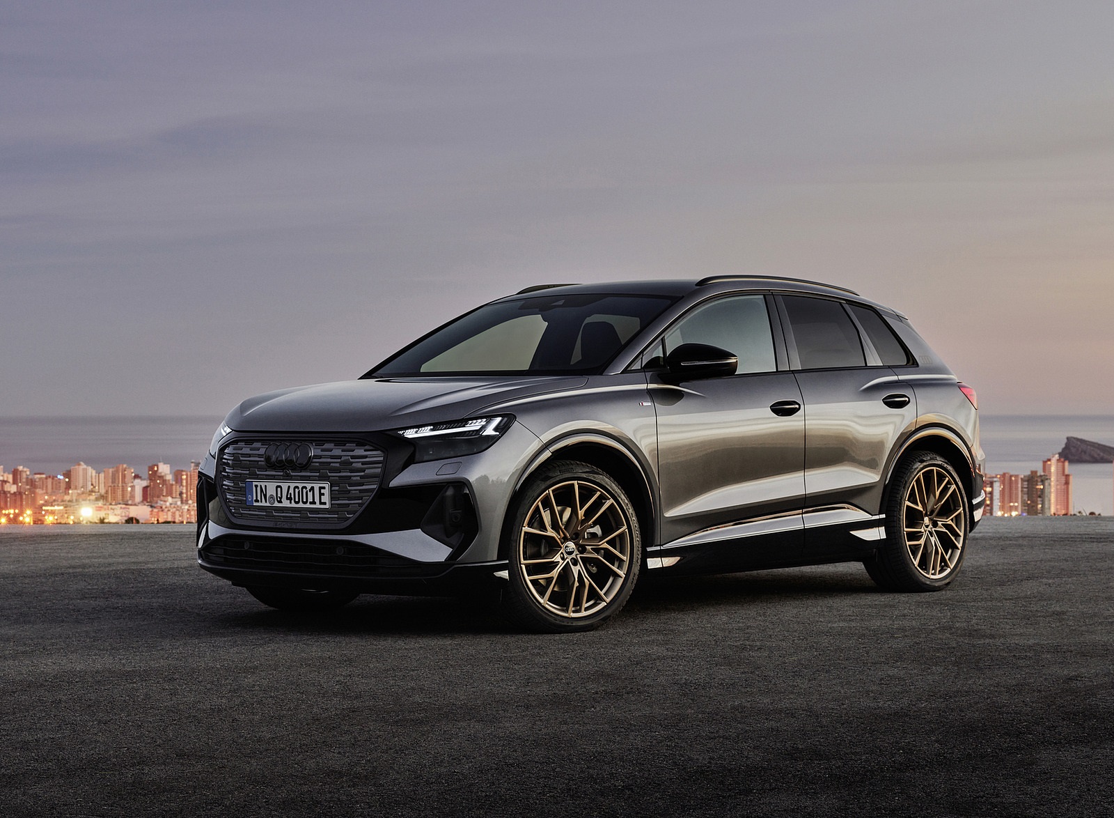2022 Audi Q4 e-tron (Color: Typhoon Gray) Front Three-Quarter Wallpapers #123 of 183