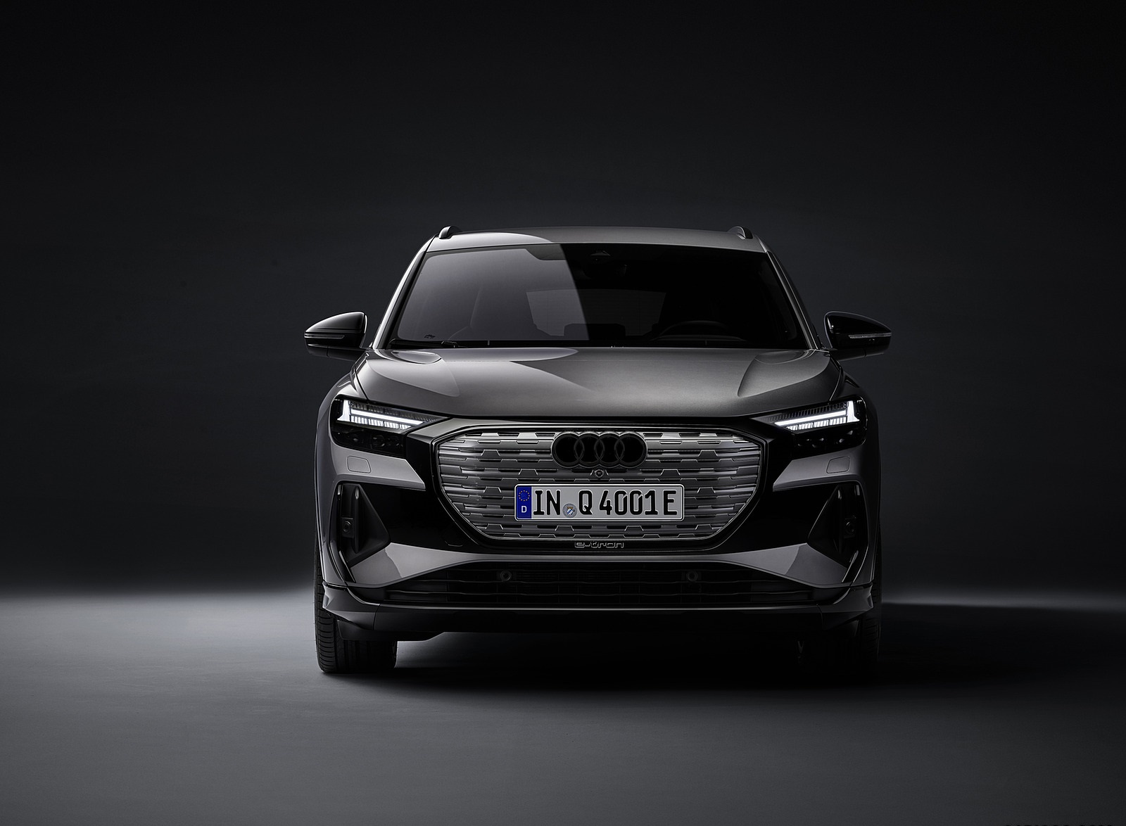 2022 Audi Q4 e-tron (Color: Typhoon Gray) Front Wallpapers #143 of 183