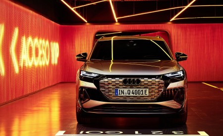 2022 Audi Q4 e-tron (Color: Typhoon Gray) Front Wallpapers 450x275 (140)