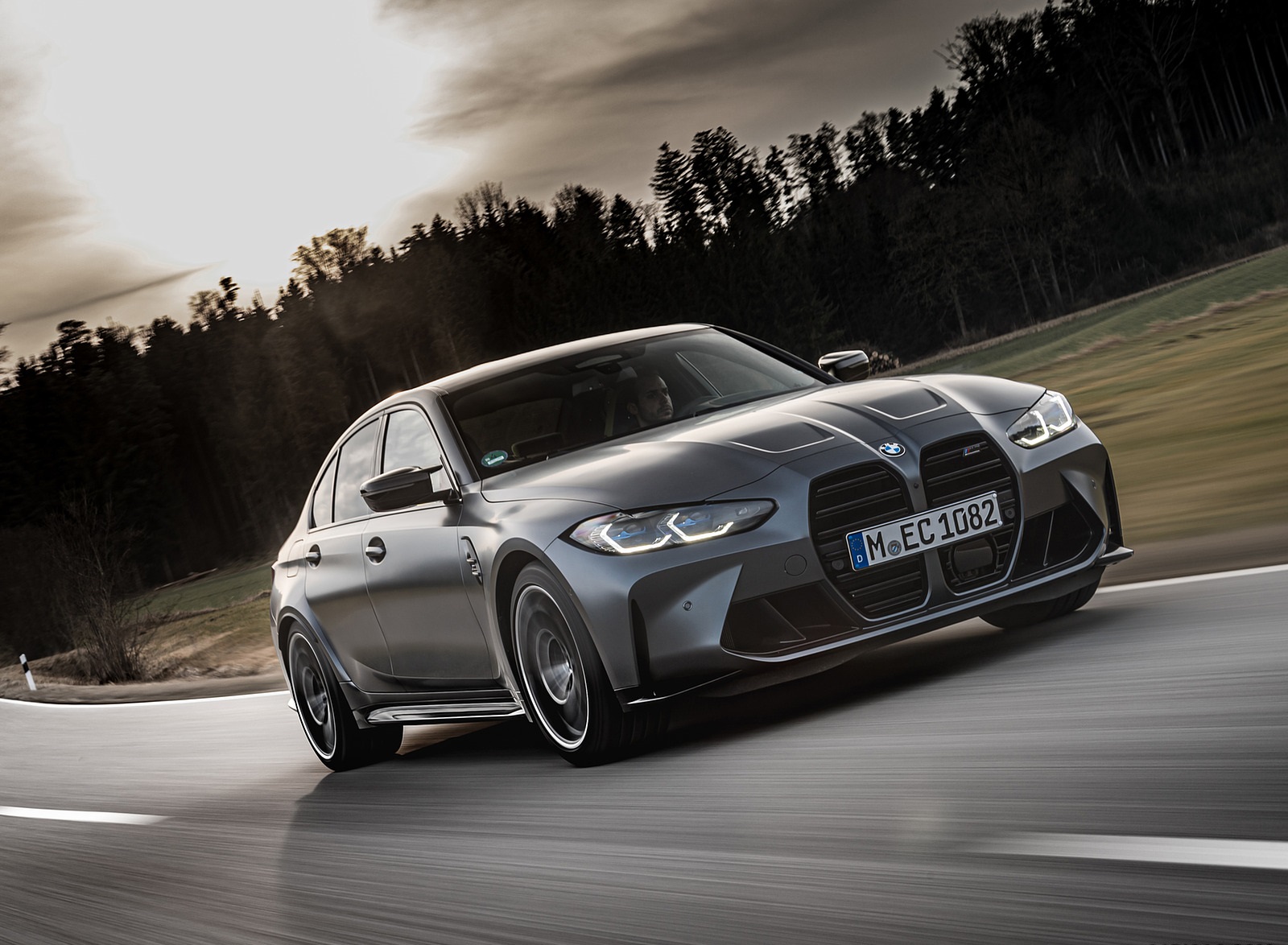 2022 BMW M3 Competition M xDrive Front Three-Quarter Wallpapers  (4)