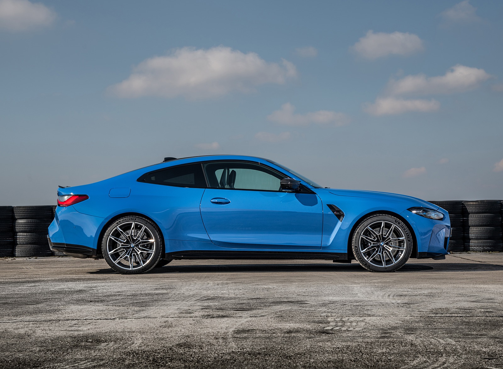 2022 BMW M4 Competition M xDrive Side Wallpapers  #61 of 70