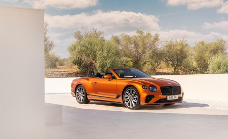 2022 Bentley Continental GT Speed Convertible Front Three-Quarter Wallpapers 450x275 (59)