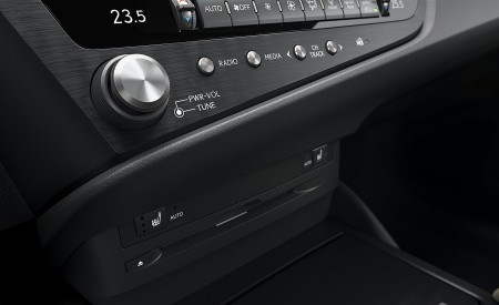 2022 Lexus ES Central Console Wallpapers 450x275 (38)