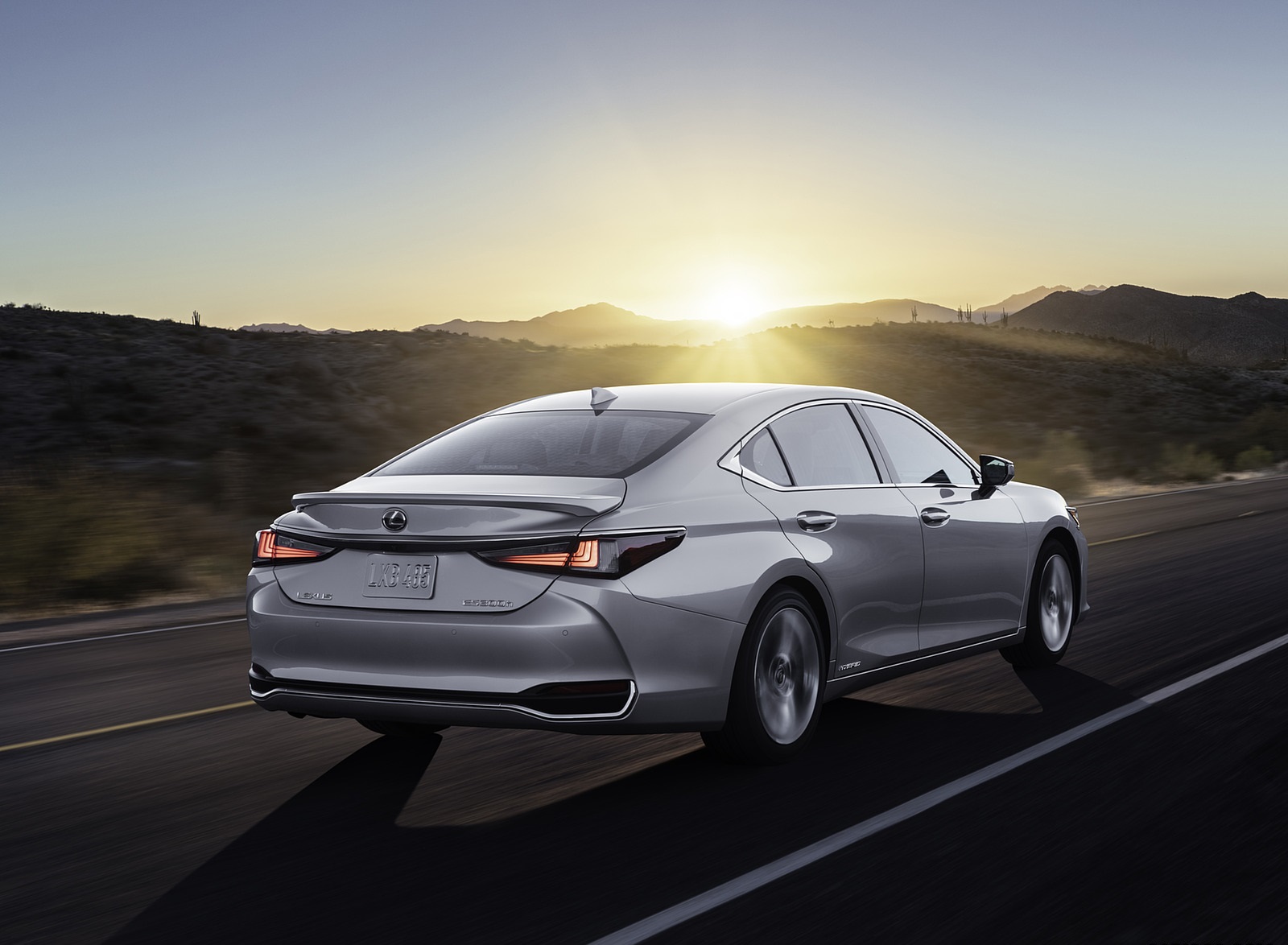 2022 Lexus ES Rear Three-Quarter Wallpapers (3)