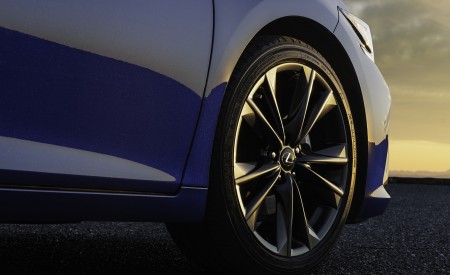 2022 Lexus ES Wheel Wallpapers 450x275 (19)