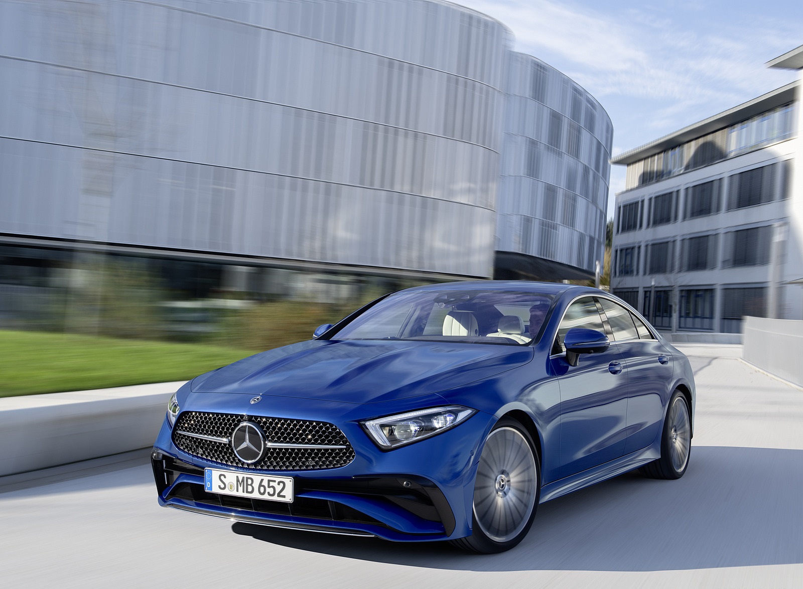 2022 Mercedes-Benz CLS AMG Line (Color: Spectral Blue Metallic) Front Three-Quarter Wallpapers (2)