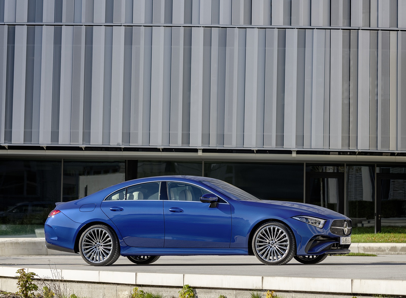 2022 Mercedes-Benz CLS AMG Line (Color: Spectral Blue Metallic) Side Wallpapers  #12 of 24