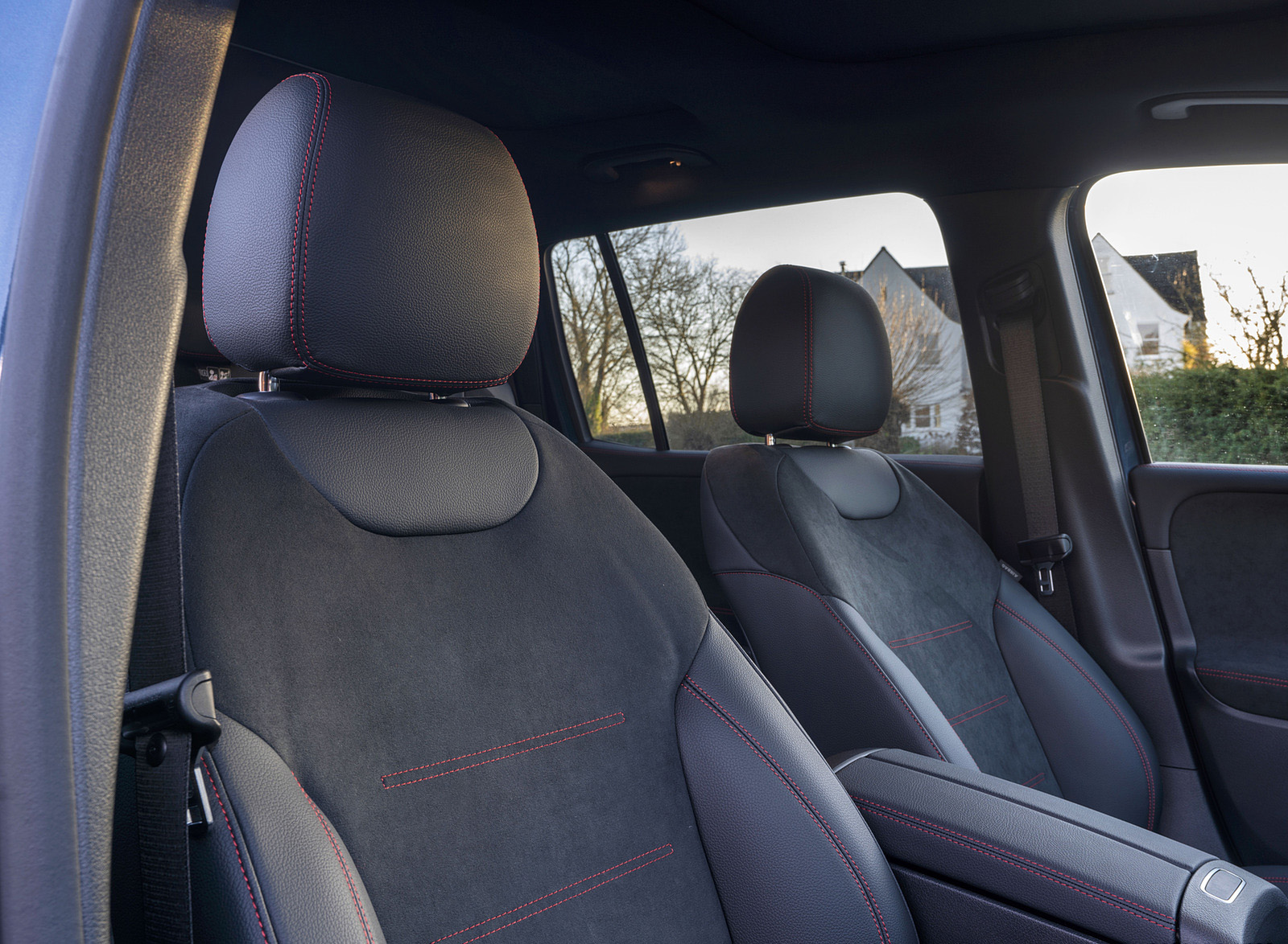 2022 Mercedes-Benz EQB 300 (UK-Spec) Interior Front Seats Wallpapers #161 of 178
