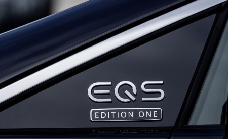 2022 Mercedes-Benz EQS 580 4MATIC AMG-Line Edition 1 (Color: High-Tech Silver Obsidian Black) Badge Wallpapers 450x275 (39)