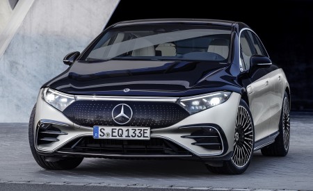 2022 Mercedes-Benz EQS 580 4MATIC AMG-Line Edition 1 (Color: High-Tech Silver Obsidian Black) Front Wallpapers 450x275 (20)