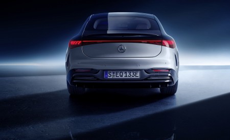 2022 Mercedes-Benz EQS 580 4MATIC AMG-Line Edition 1 (Color: High-Tech Silver Obsidian Black) Rear Wallpapers 450x275 (35)
