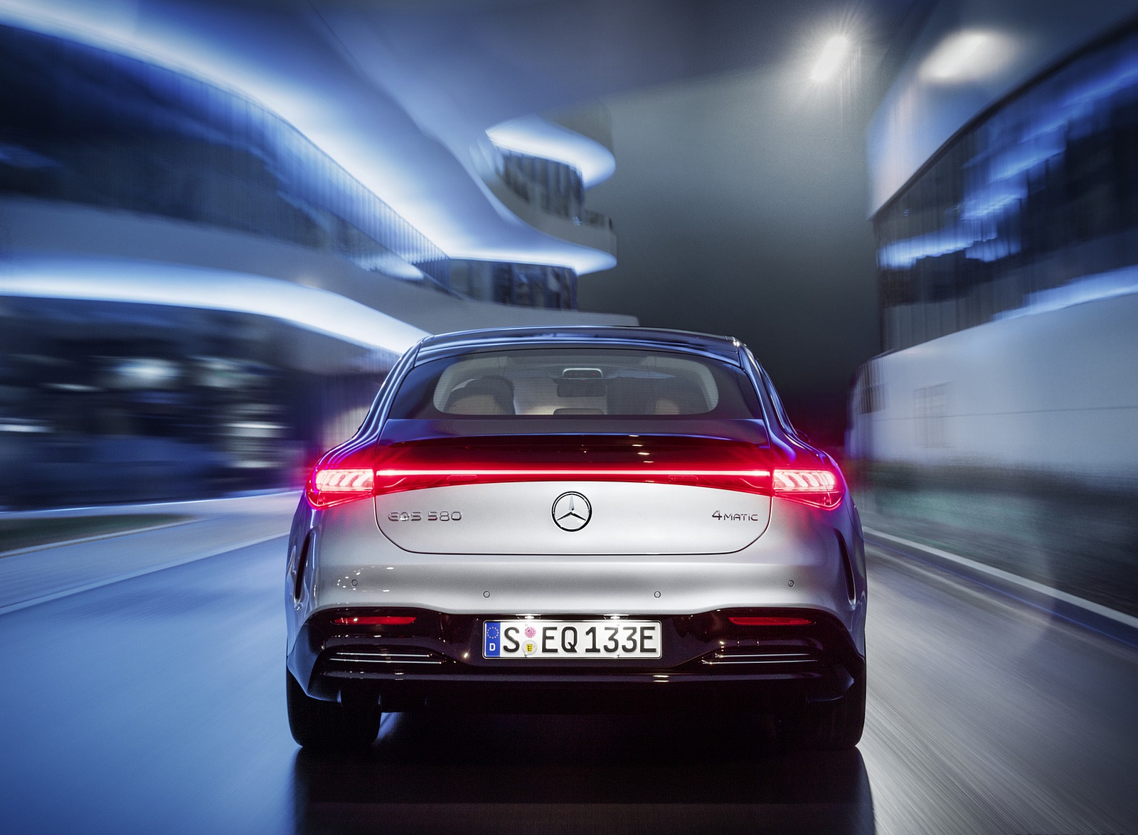 2022 Mercedes-Benz EQS 580 4MATIC AMG-Line Edition 1 (Color: High-Tech Silver Obsidian Black) Rear Wallpapers #17 of 142