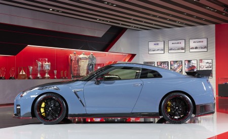 2022 Nissan GT-R NISMO Special Edition Side Wallpapers 450x275 (8)