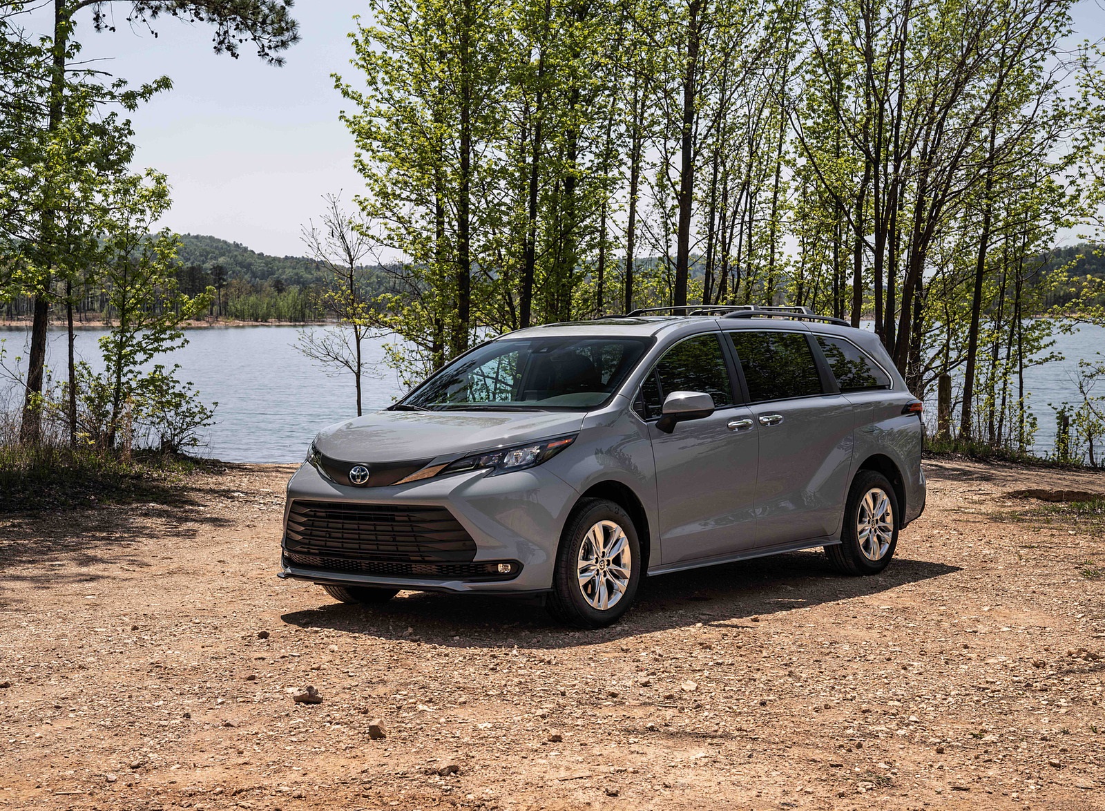 2022 Toyota Sienna Woodland Special Edition Front Three-Quarter Wallpapers (2)