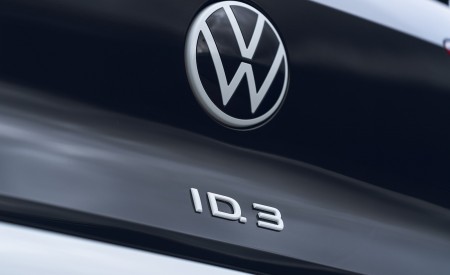 2022 Volkswagen ID.3 Tour Pro S (UK-Spec) Badge Wallpapers  450x275 (62)