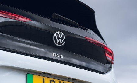 2022 Volkswagen ID.3 Tour Pro S (UK-Spec) Badge Wallpapers  450x275 (63)